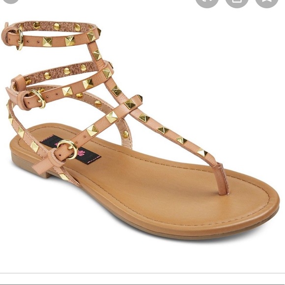 Betsey Johnson Shoes - Tan gladiator sandals with gold hardware